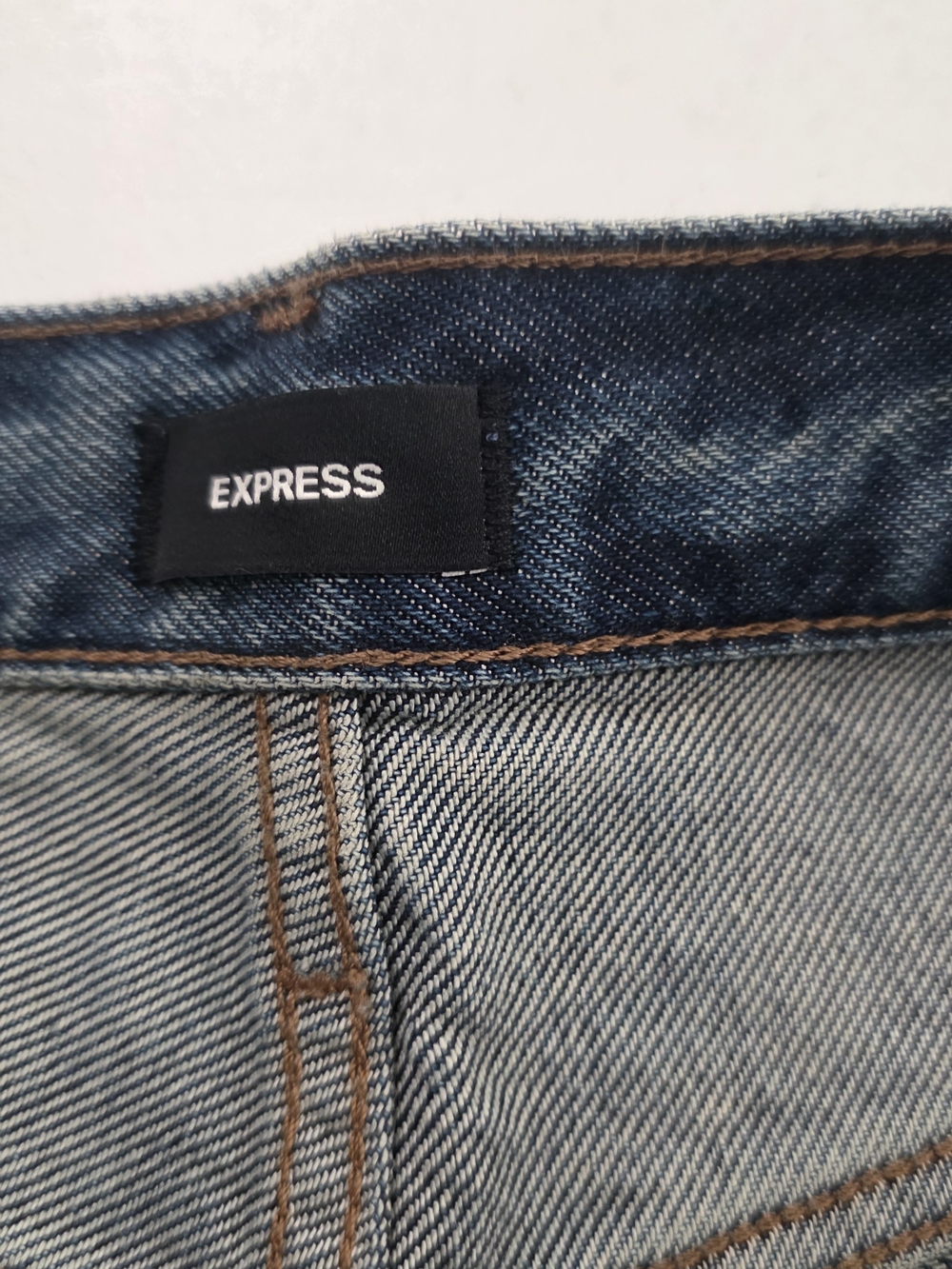 Express High-Rise Dark Blue Denim Women’s Shorts Size 4 - Picture 7 of 9